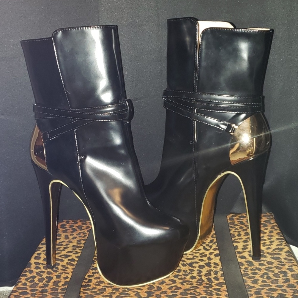 Paper Fox Black and Gold Boots